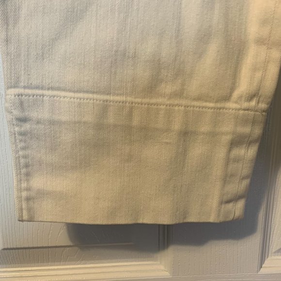 St. John Sport Capri Pants Size 18 White Cropped 35 Inch Waist Mid Rise Size Zip - Picture 4 of 7